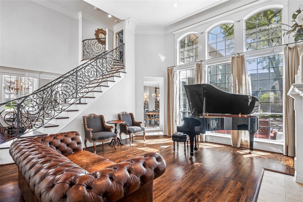 115 Creekway Bend
