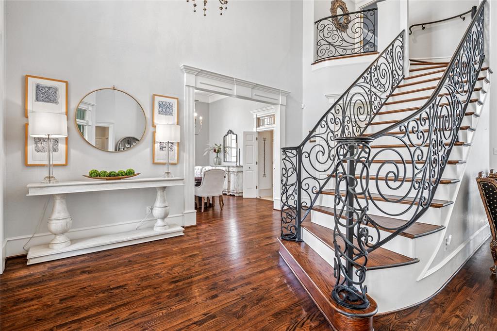 115 Creekway Bend