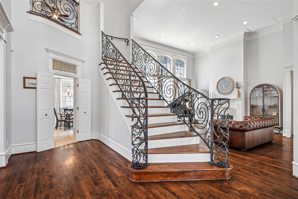 115 Creekway Bend