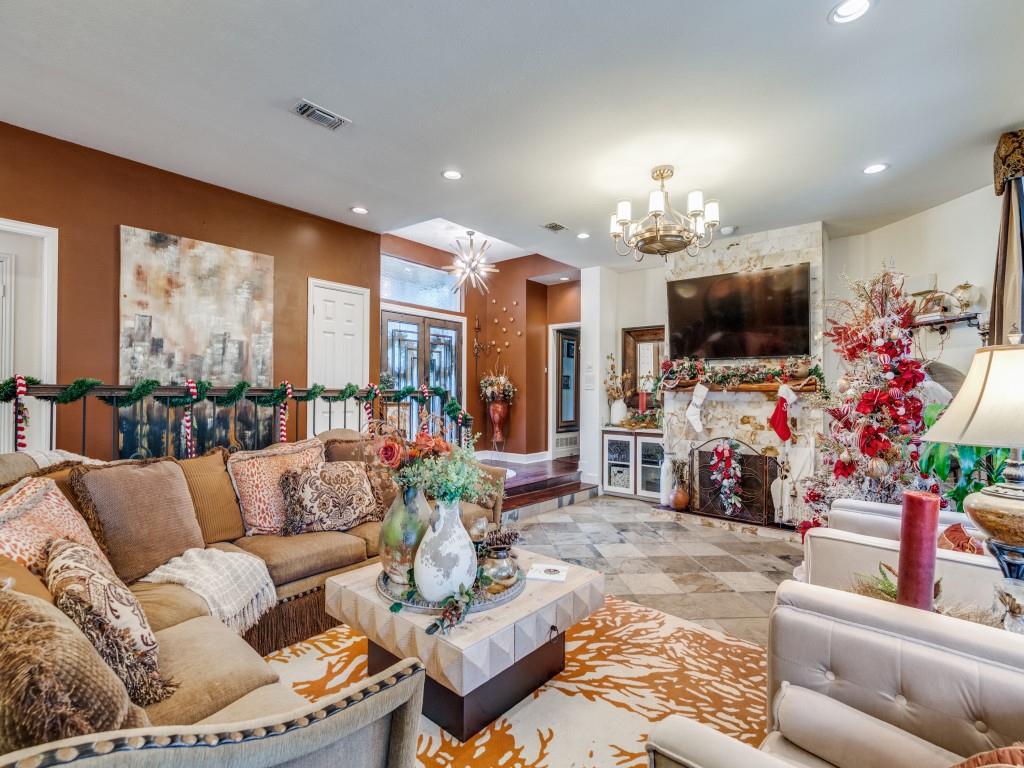 1828 Valley View Drive