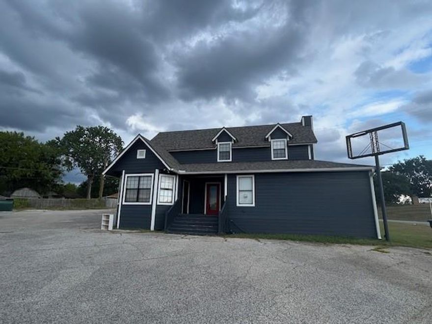 Denison is GROWING, and this is the building to grow your business.  Super Visibility from Texoma Parkway, (Austin Avenue) and HWY 69.  Large 2 Story building with offices, or retail space, maybe a spa, beauty shop, building has restrooms on both levels.  Plenty of customer and employee parking.  Thinking of expanding your Home Health Care, Retail, Wholesale, or Business Offices?  Check this property out!