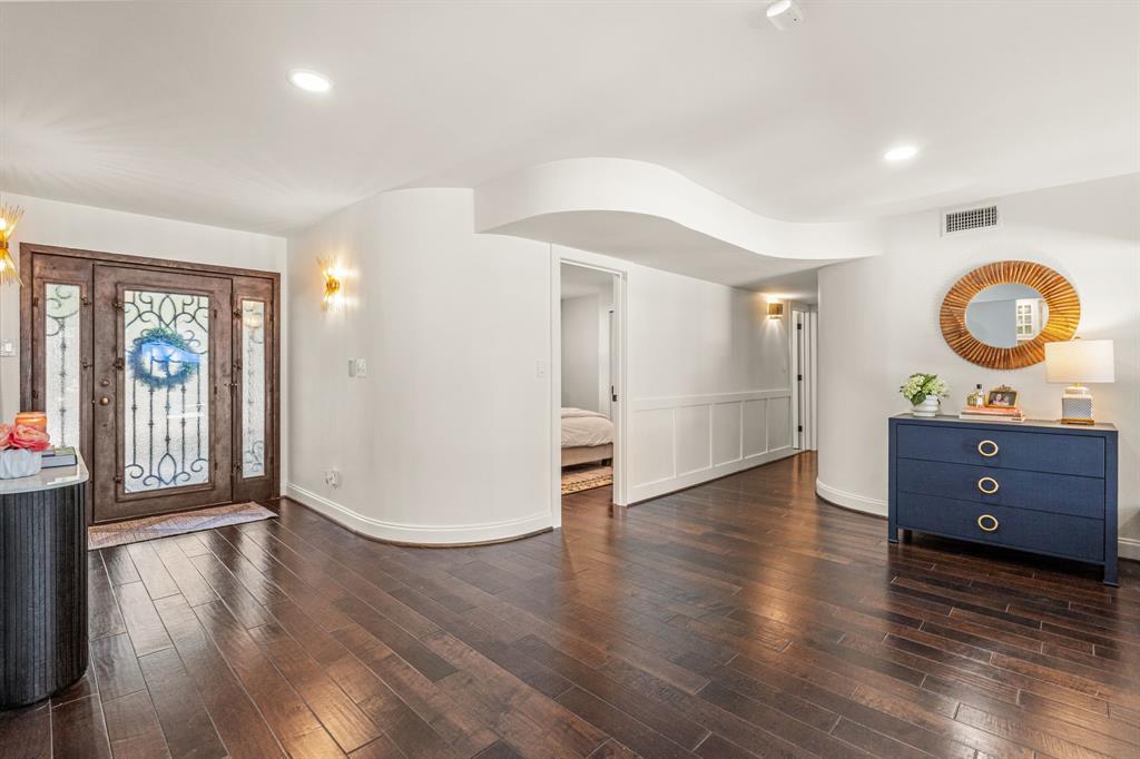 4115 Bellaire Drive S