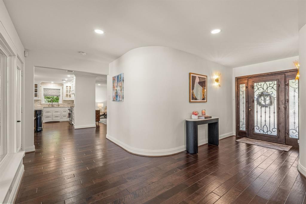 4115 Bellaire Drive S