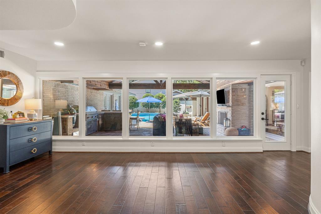 4115 Bellaire Drive S