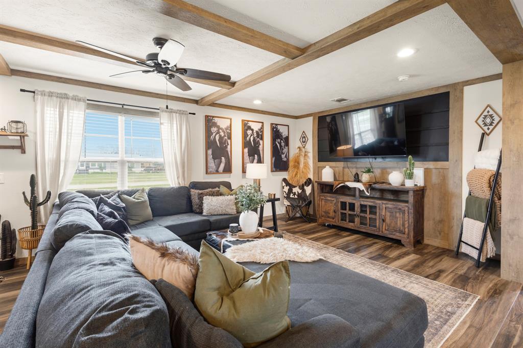 2827 Grays Prairie Lane