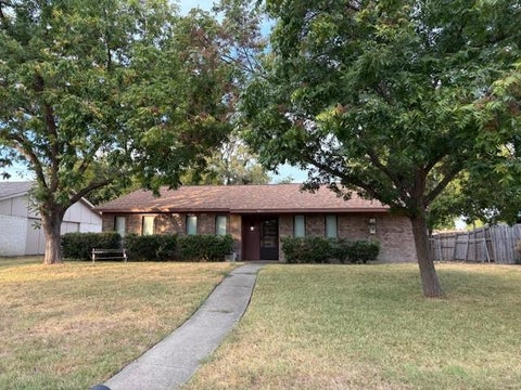Photo of 1909 Bosque Drive, Garland, TX 75040 (MLS # 21396296)