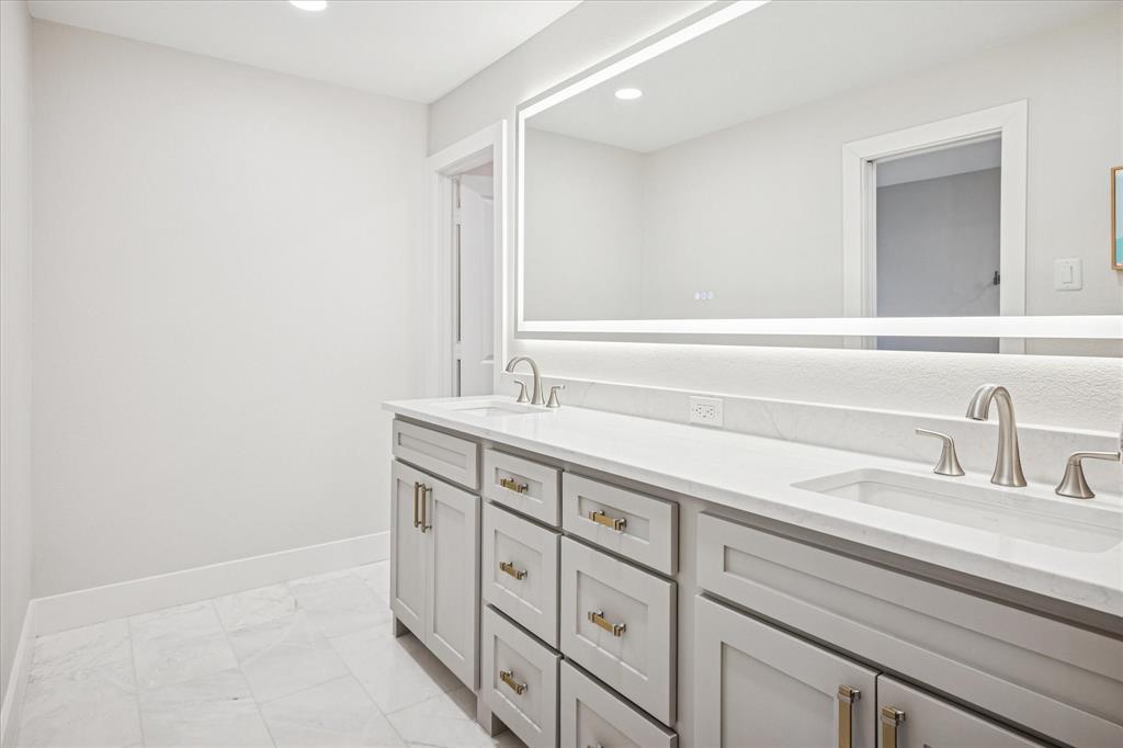 Royal Highlands - Residential