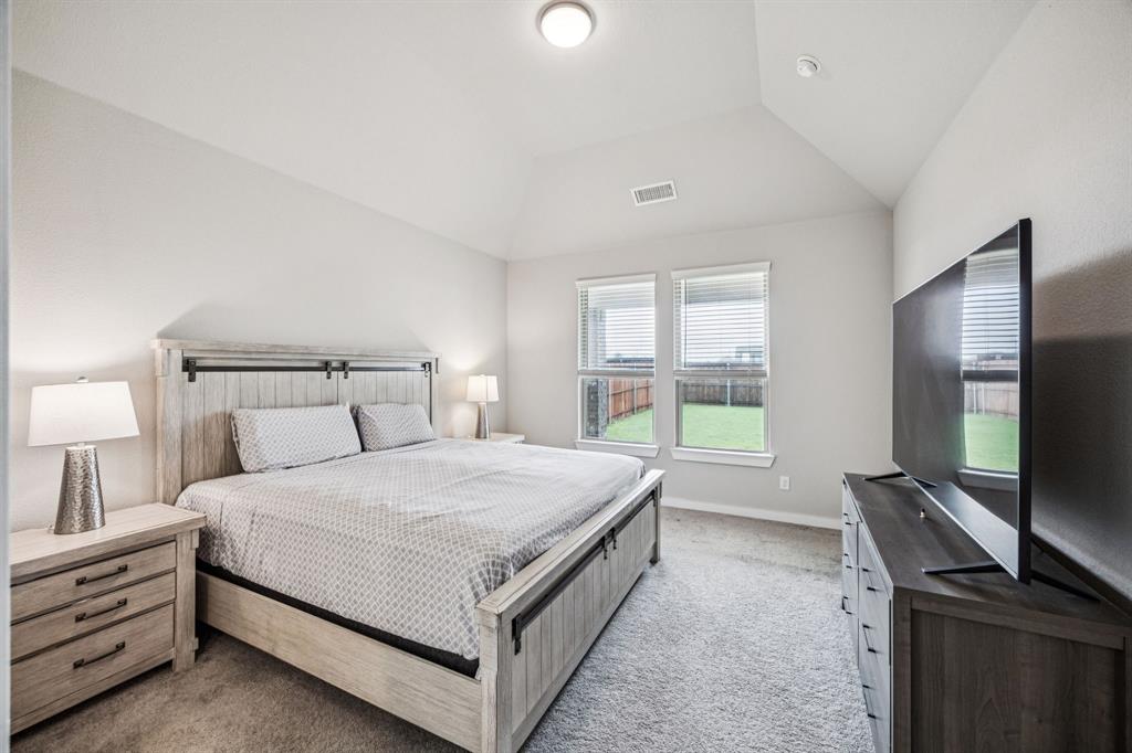 3915 Mercedes Bend