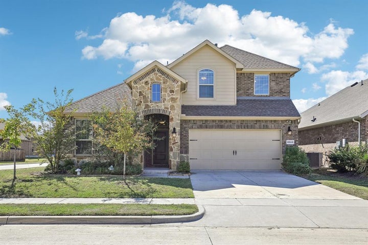 Photo 1 of 29 — 3943 Sidney Lane, Heath, TX 75126