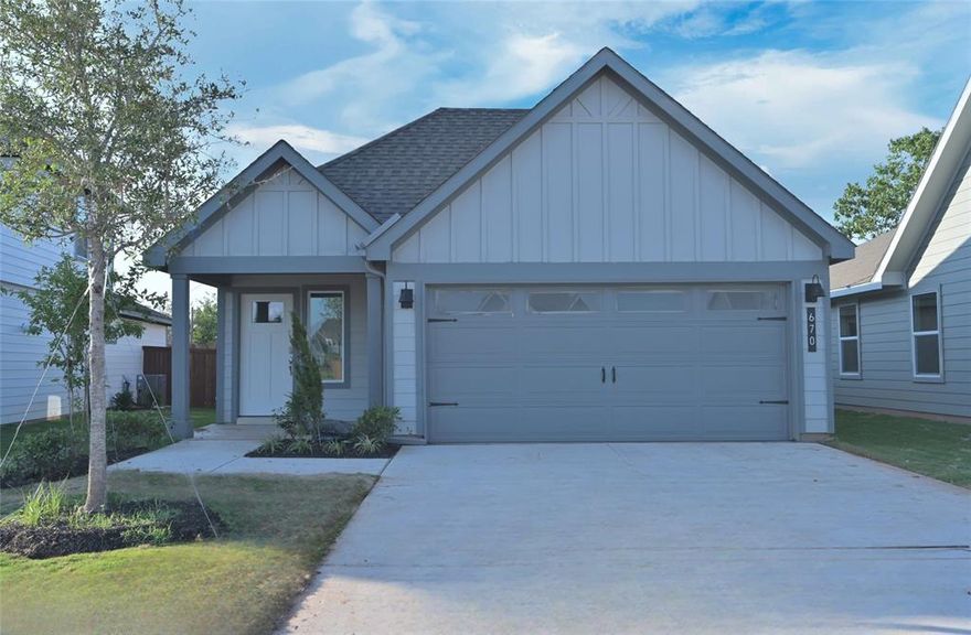 D.R. HORTON AMERICA'S BUILDER is NOW SELLING in SANDSTONE ESTATES and GRANBURY ISD!! A FABULOUS NEW GATED COMMUNITY offering CAPTIVATING FLOORPLANS packed with a host of included features and high end finishes designed for every stage of life!! Stunning Single Story 3 BEDROOM Brooke Floorplan-Elevation H, with a quick estimated June completion. Open concept Living, Dining and large Chef's Kitchen in the heart of the Home with big Island, Quartz Countertops, tiled backsplash, SS Appliances, gas range, and Pantry. Large Primary Bedroom at the rear of the Home with Quartz Countertops, 5 foot oversized Shower and Walk-in Closet. Designer package including quartz Countertops in secondary bath, tiled Entry, Halls, Living, Dining and Wet areas plus Home is Connected Smart Home Technology. Covered back Patio, partial guttering, Garage Door Opener, 6 foot fenced Backyard, Landscaping package, Sprinkler System and much more! Close proximity to Brazos River and HWY US-377.