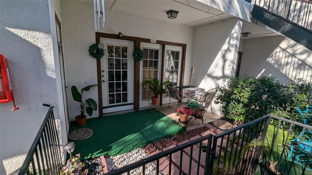 Emily Lane Condo - Residential