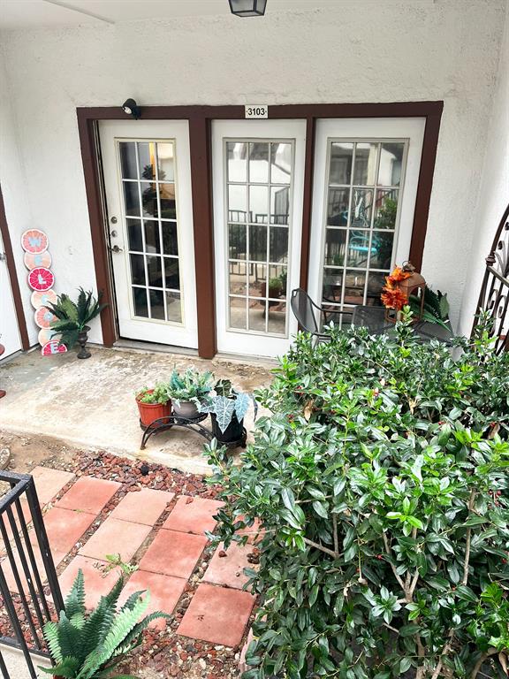 Emily Lane Condo - Residential