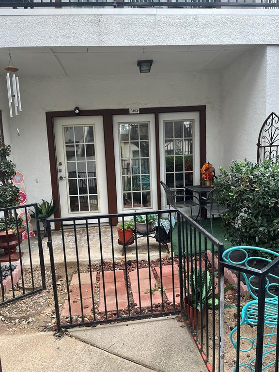 Emily Lane Condo - Residential