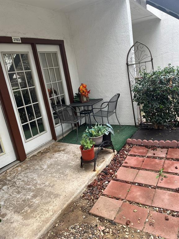 Emily Lane Condo - Residential