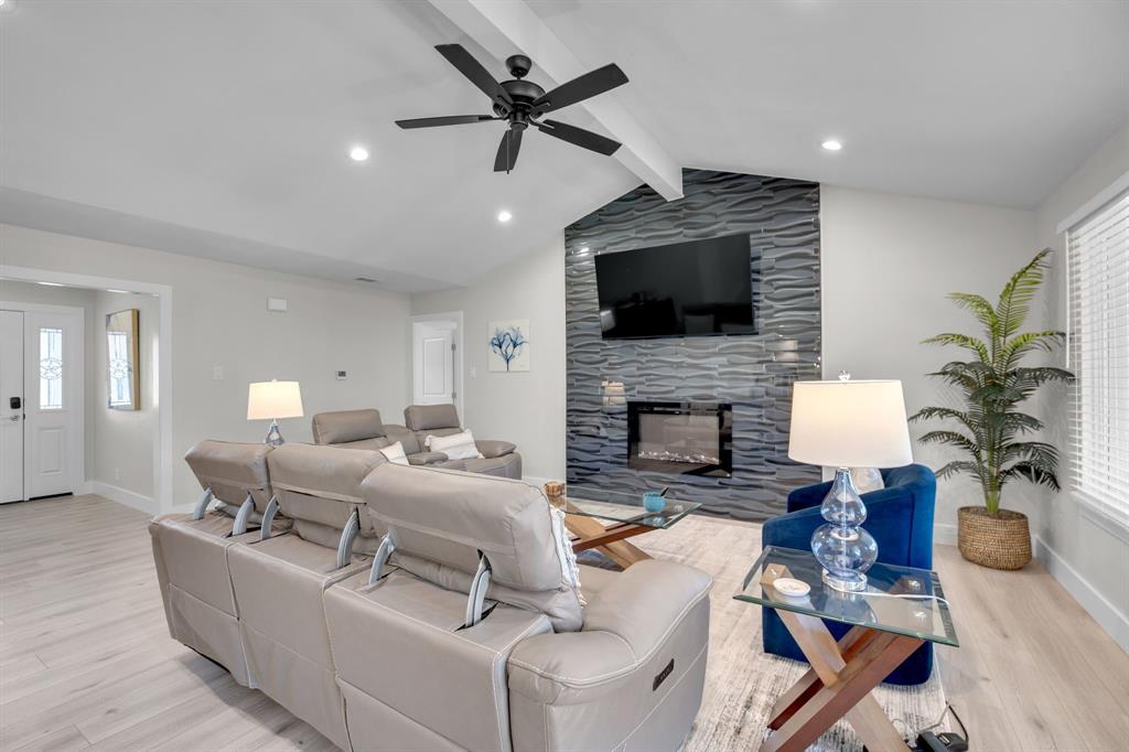 400 Tahiti Drive
