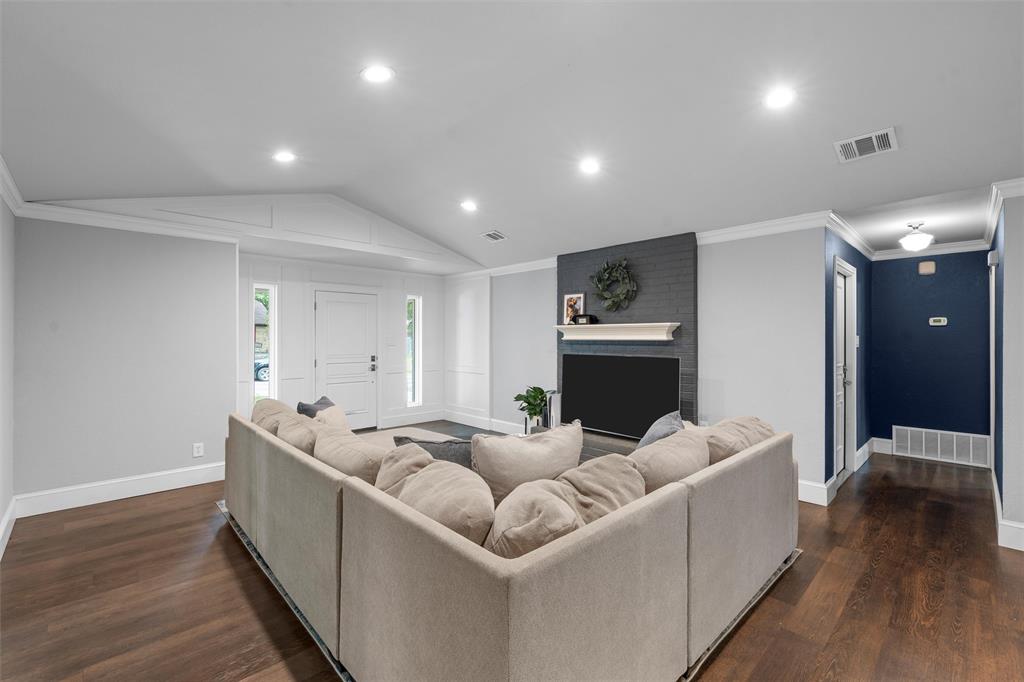 7104 Canterbury Drive