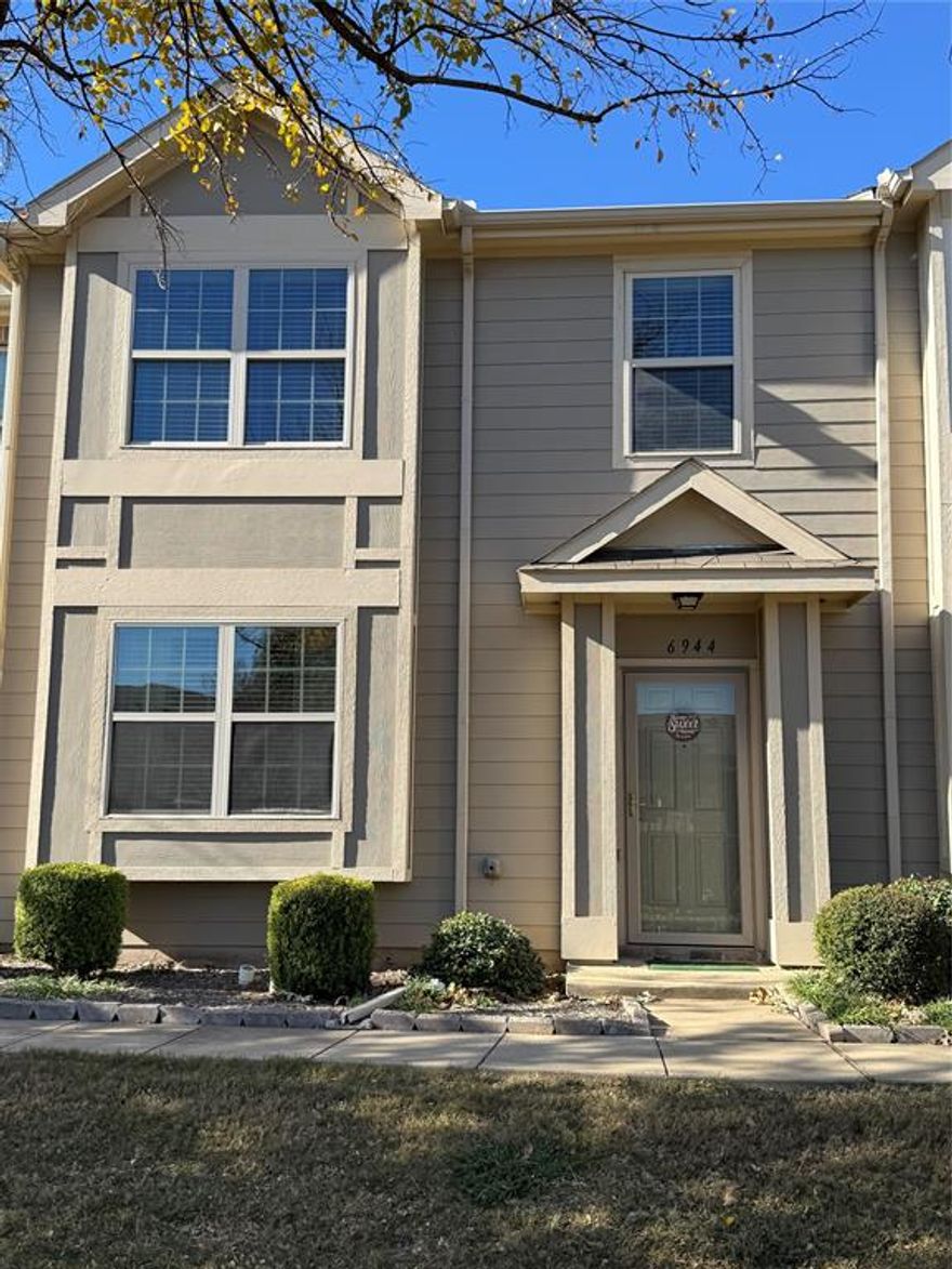 Welcome to this READY TO MOVE IN, very desirable and HIGHLY maintained townhome that will make you feel like you're on vacation everyday.  Located in the charming Carrington Court community and overlooks the spectacular community pool. This meticulously kept home has fresh paint throughout and has always had yearly maintenance on the HVAC system. Garage door has new rollers, springs and cables. Home has never been smoked in and Seller never owned any pets. All the floors have been professionally cleaned, even down to the grout. Enjoy the convenience of this prime location, large bedrooms, modern kitchen and vaulted ceiling. With brand new glass on the storm door, you can enjoy the view of the pool.  DOUBLE DOOR WHIRLPOOL SS refrigerator and SAMSOUNG washer and dryer are included.