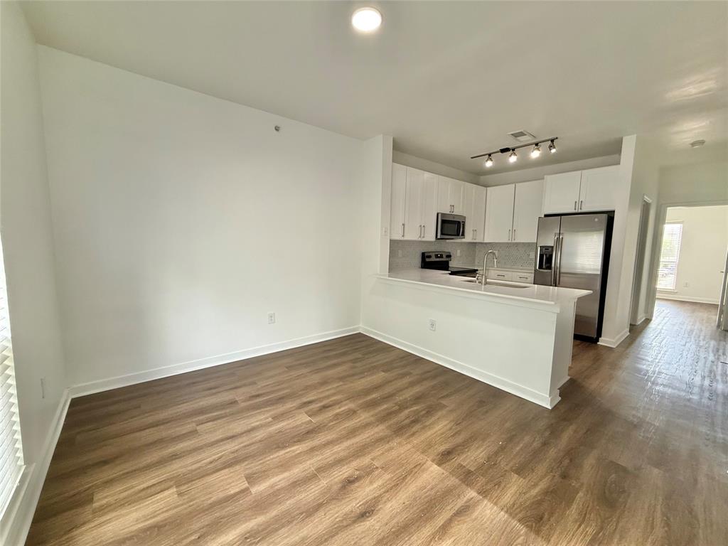 6740 Windhaven Parkway 6121