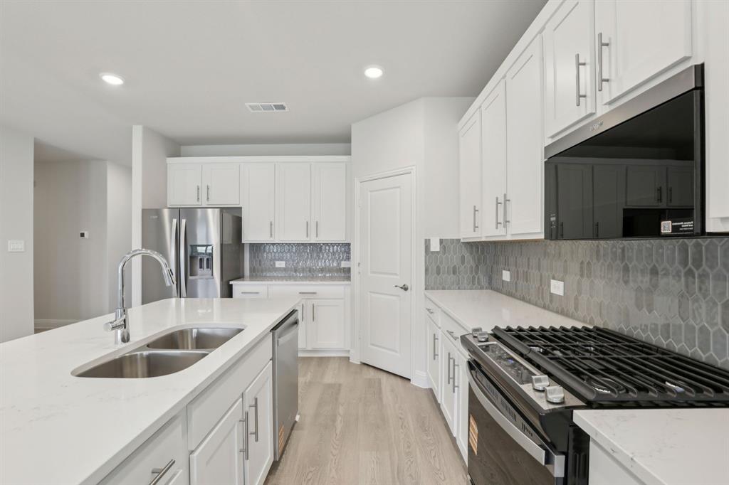 2206 Windy Trail