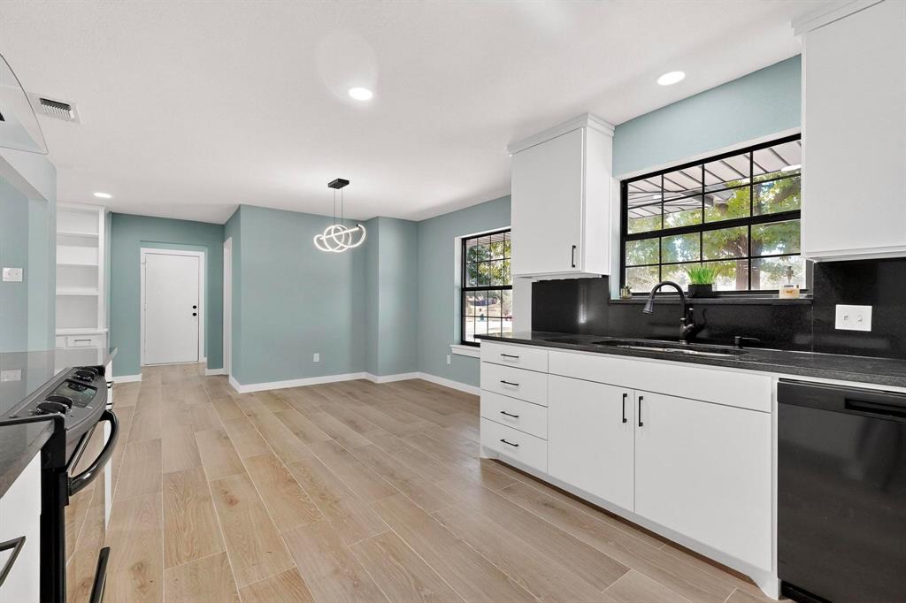 926 venice Circle