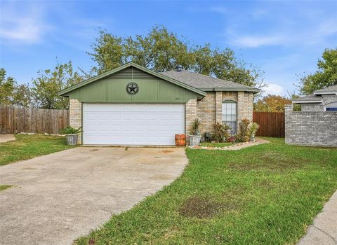 201 Lone Pine Court Fort Worth TX 76108