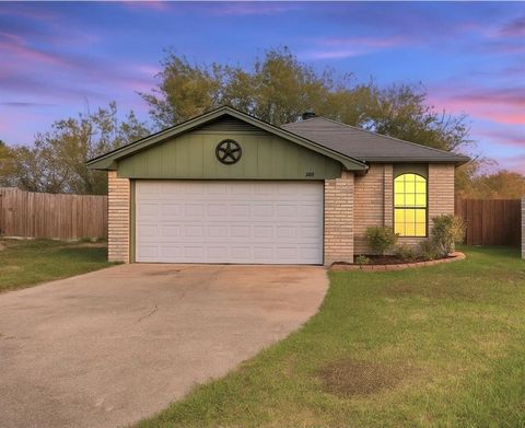 201 Lone Pine Court Fort Worth TX 76108