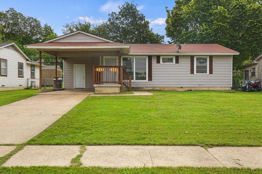 Property perfectly situated in a highly desirable central location with convenient access to major highways 635 and 75—making commuting across the metroplex a breeze. Enjoy being just minutes away from a variety of shopping centers, dining options, and everyday essentials.
Step outside and you’ll find a beautiful park right across the street. For outdoor enthusiasts, the nearby trail system provides direct access to White Rock Lake, ideal for walking, biking, or enjoying nature. This property offers great potential and just needs a few minor touch-ups to truly shine. Whether you’re a first-time homebuyer looking to build equity or an investor seeking a promising opportunity, this home is full of possibilities. Don’t miss your chance to own in a prime Dallas location with strong upside potential! 
$0 down payment conventional loan option available for qualified buyers with preferred lender.