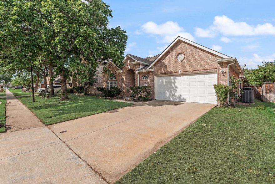 Welcome Home! Fall in love with this spacious, open floor plan offering an abundance of natural sunlight throughout. Walk into an open formal living & dining with tall ceilings and crown molding—could be used as a study or game room. Entertainer’s dream kitchen offering extra counter space, Stainless appliances, pantry and dining area with bay window. Big master bedroom with 2 walk-in closets split from spacious secondary bedrooms. In an exclusive, tree-lined mature neighborhood with no HOA! WALKING distance to neighborhood park and connecting bike trails. Elementary school is a STEM academy. Easy access to I-35.