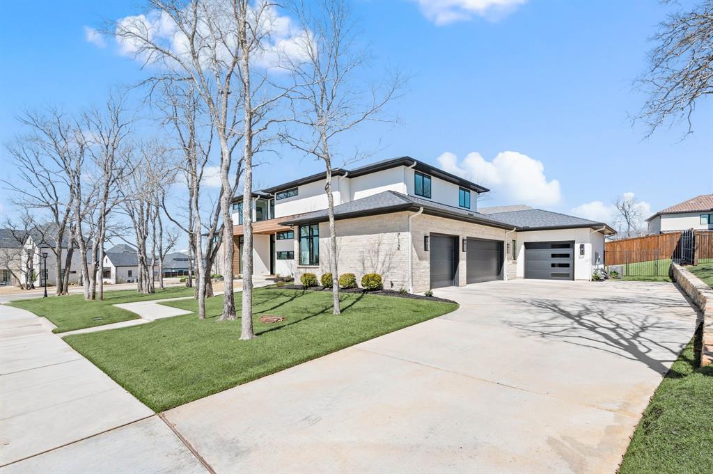 712 Sawyer Drive