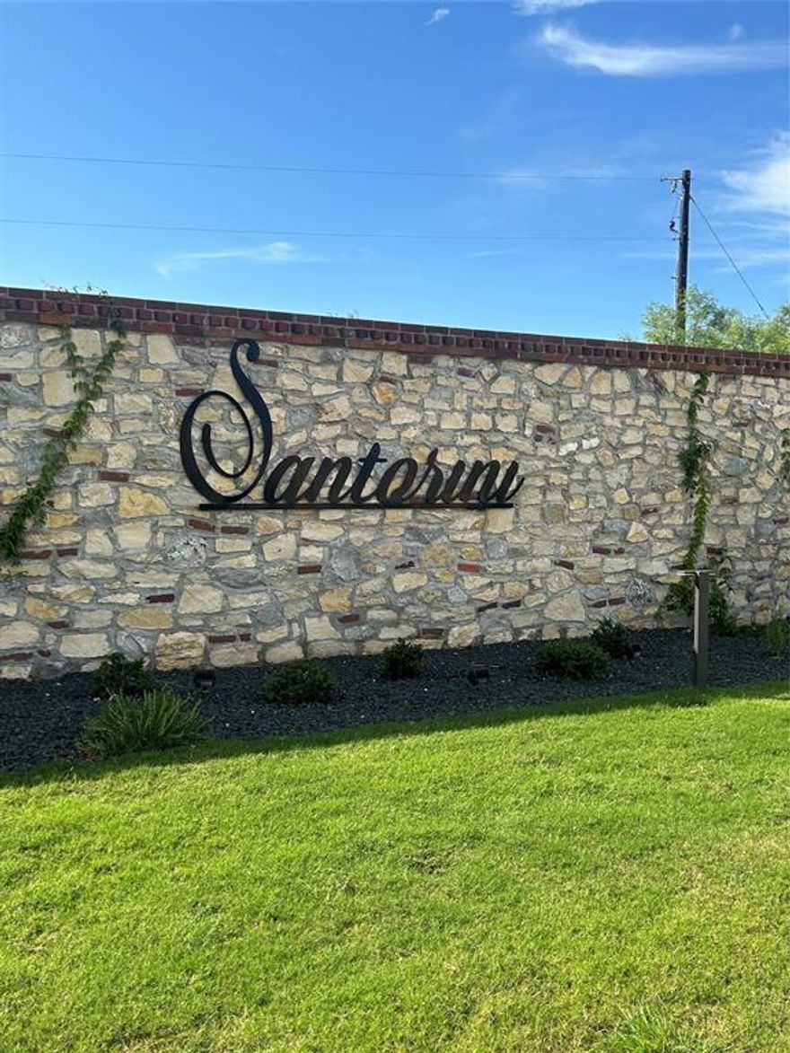 Santorini is a prestigious residential development in Brock ISD, conveniently located to schools, shopping, and restaurants. Elegant iron gates open to rolling hilltop views, spacious homesites with paved streets, under ground utilities and high speed fiber Internet. 
Tour today to select your lot and custom builder and create your estate home.