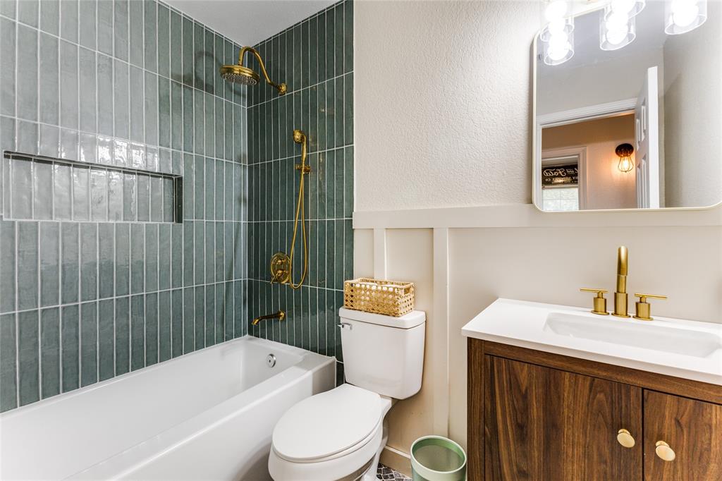 G Del Toro - Residential