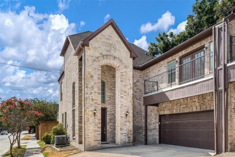 Photo of 5456 Longview Street, Dallas, TX 75206 (MLS # 21393959)