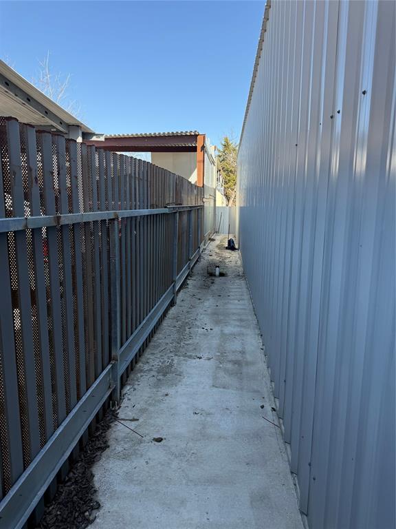 Urbandale 01 Instl Cb 5823 - Commercial Sale