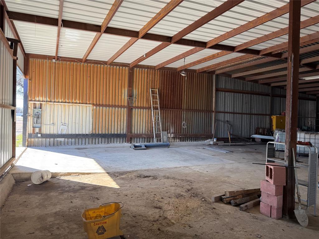 Urbandale 01 Instl Cb 5823 - Commercial Sale