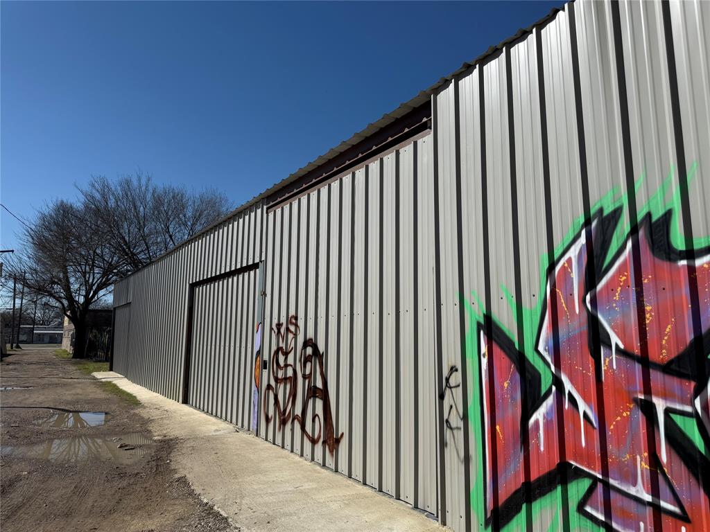 Urbandale 01 Instl Cb 5823 - Commercial Sale