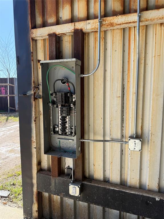 Urbandale 01 Instl Cb 5823 - Commercial Sale