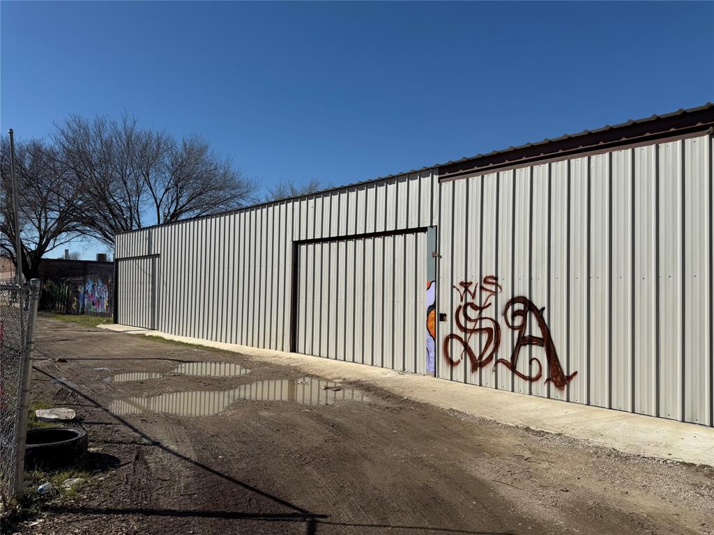 Urbandale 01 Instl Cb 5823 - Commercial Sale