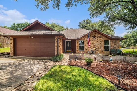 4017 Cherryhill Court Arlington TX 76016