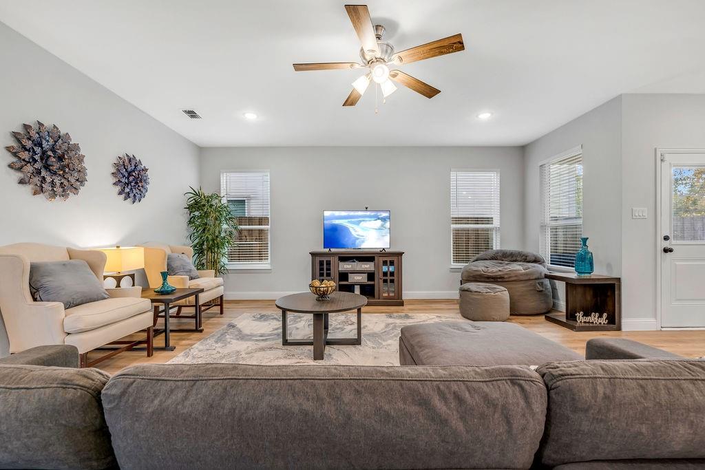 Juarez Heights - Residential Lease