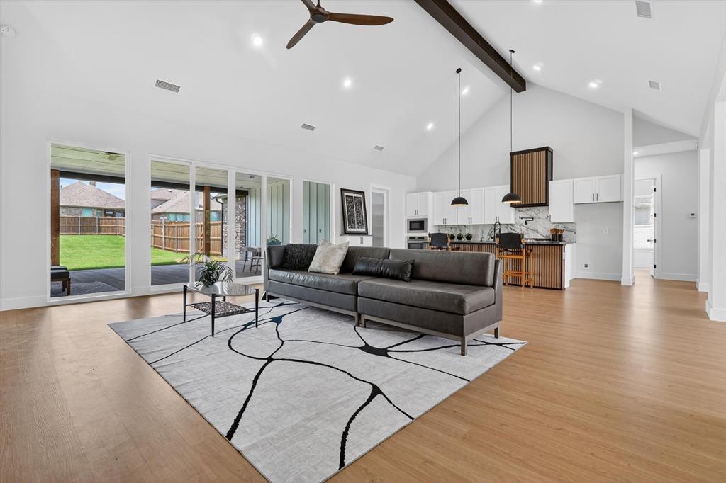 1009 Devonshire Drive S