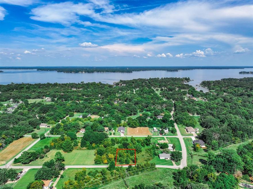 Just steps from Cedar Creek Lake!
Build your dream home or weekend retreat on this oversized, level lot with mature trees in the Paradise Bay subdivision. Enjoy community amenities including a boat dock, ramp, and shaded picnic areas. Located within the city limits of Tool, Texas, Paradise Bay is an established lakeside neighborhood with newly paved roads and a welcoming feel. This one won’t last long!