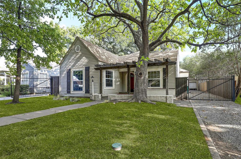 3904 Birchman Avenue