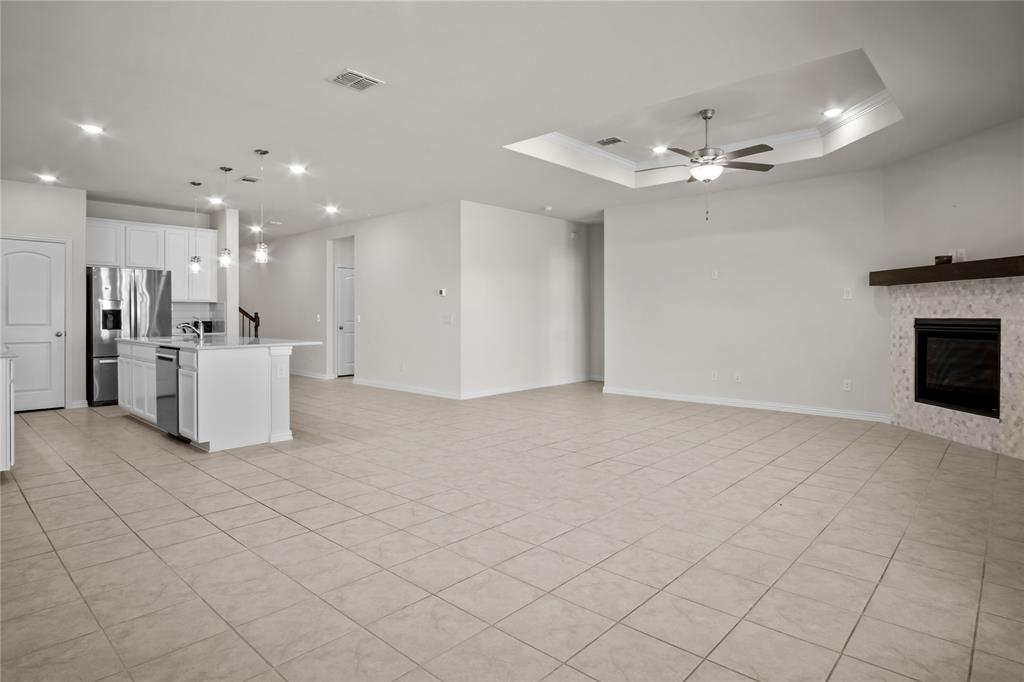 2400 Mockingbird Court