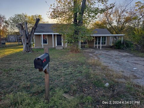 A home in Waxahachie