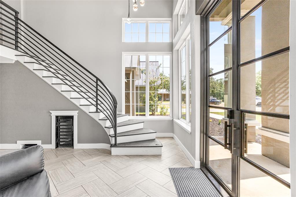 9204 Indian Knoll Trail