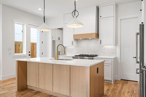 Tiny photo for 4604 Hopkins Ave, Dallas, TX 75209 (MLS # 21041494)