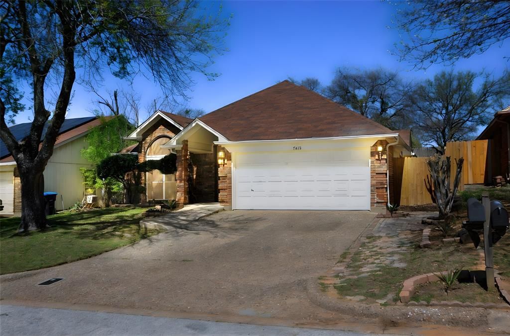 Photo of 7413 Eastern Drive, Fort Worth, TX 76120 (MLS # 21208504)