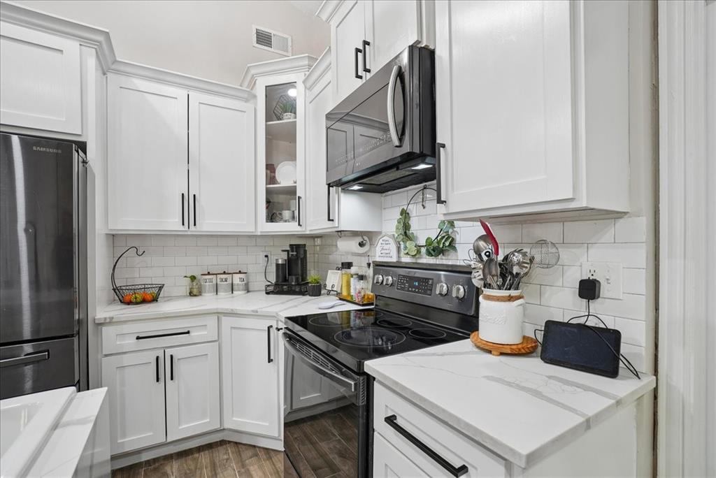 2111 Sharpshire Lane