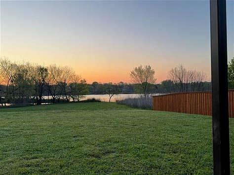 563 Lakeside Drive