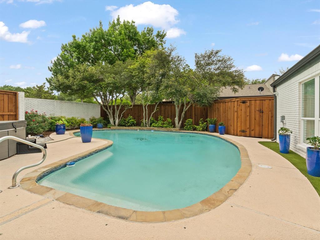 5512 Bent Tree Drive